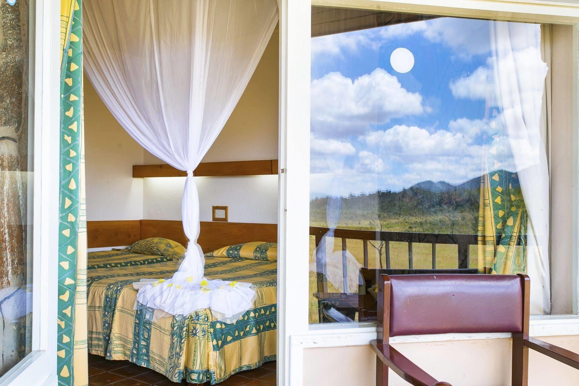 Tsavo Ngulia Safari Lodge מראה חיצוני תמונה