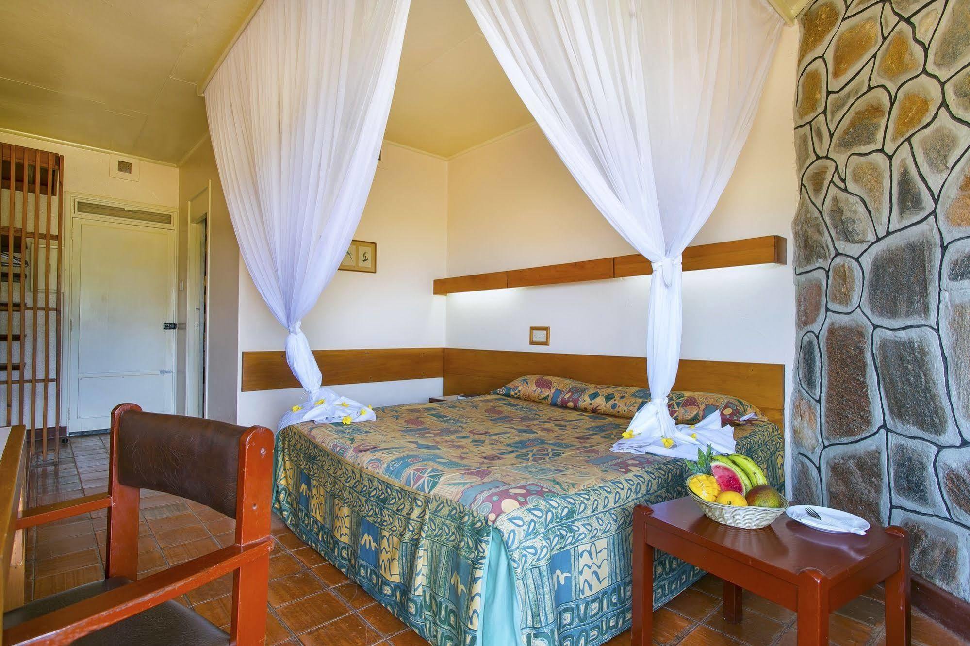 Tsavo Ngulia Safari Lodge מראה חיצוני תמונה