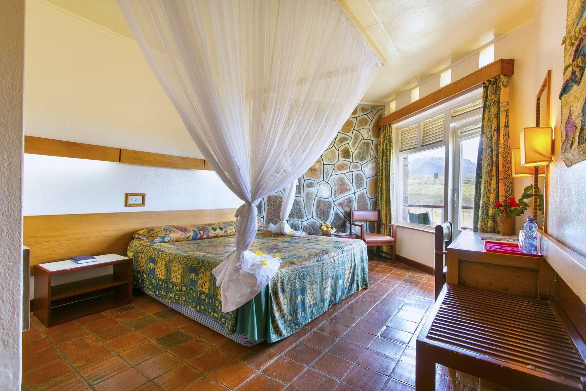 Tsavo Ngulia Safari Lodge מראה חיצוני תמונה